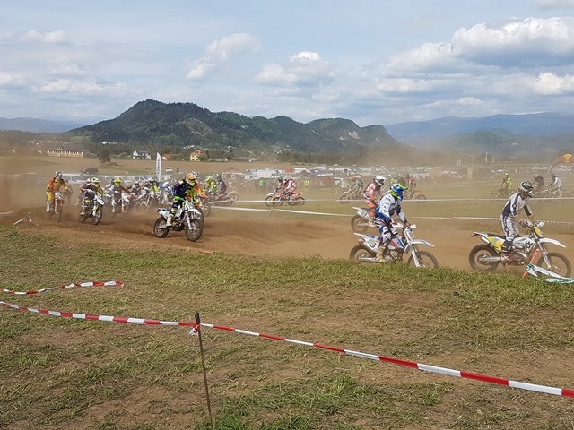 ENDURO-MOTOCROSS WEEKEND LAUNSDORF