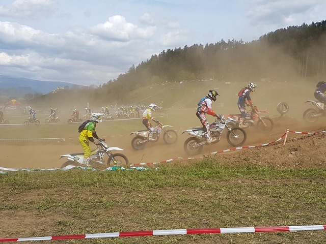 ENDURO-MOTOCROSS WEEKEND LAUNSDORF